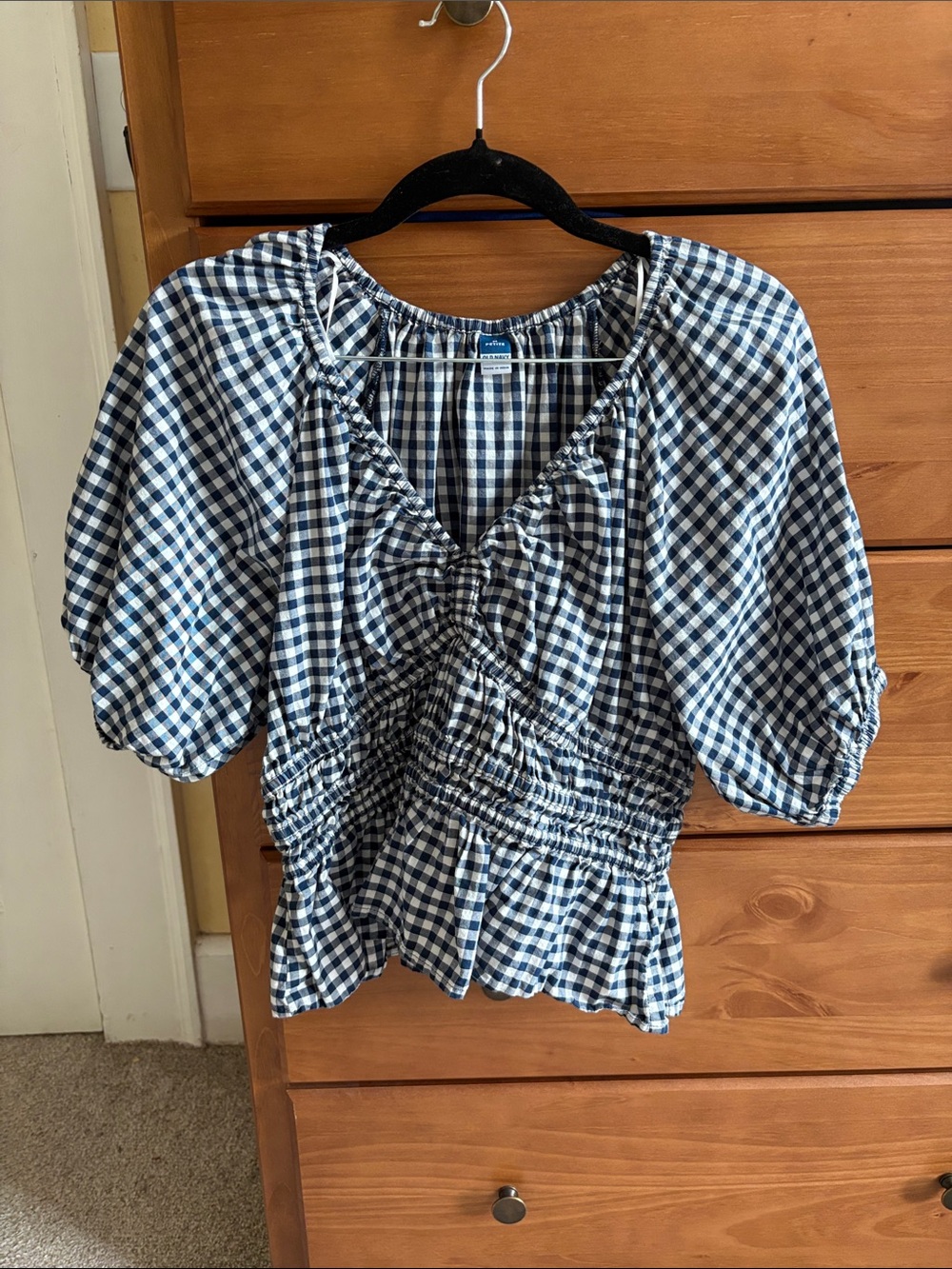 Old Navy Blue and White Smocked Gingham Peasant Top 100% cotton